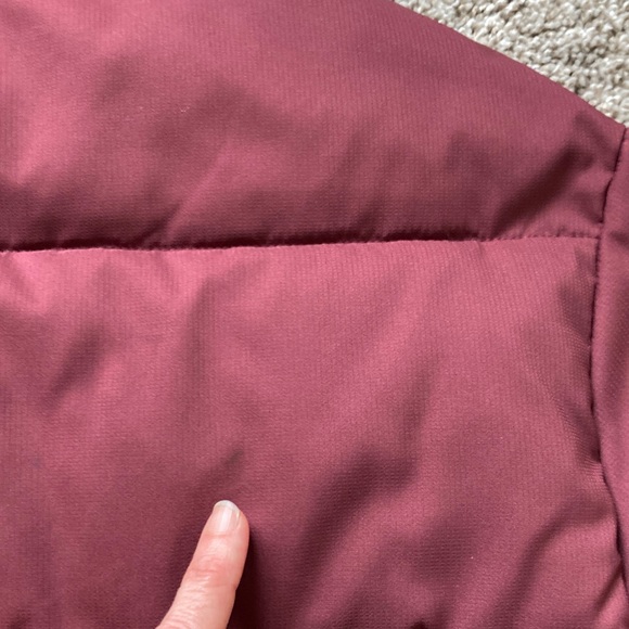 Girlfriend Collective Wine Cropped Recycled Puffer Jacket Minimalist Edgy sz XS - Picture 13 of 13